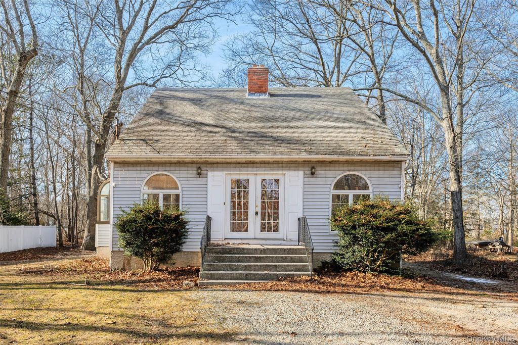 Photo of 350 Brigantine Drive, Southold, NY 11971 (MLS # 956754)