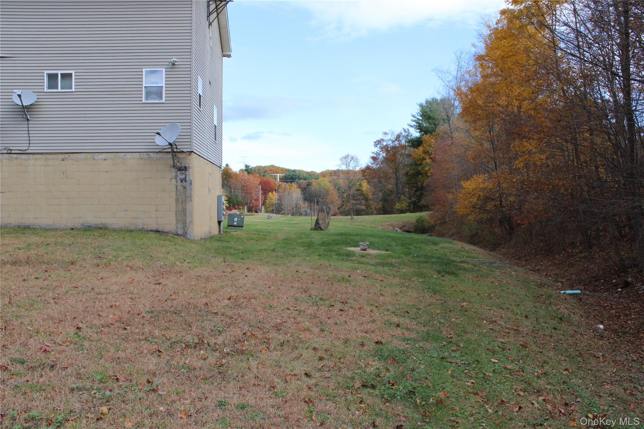 Rhinebeck, New York 12572, United States, 2 Bedrooms Bedrooms, ,2 BathroomsBathrooms,Residential,Active,232746