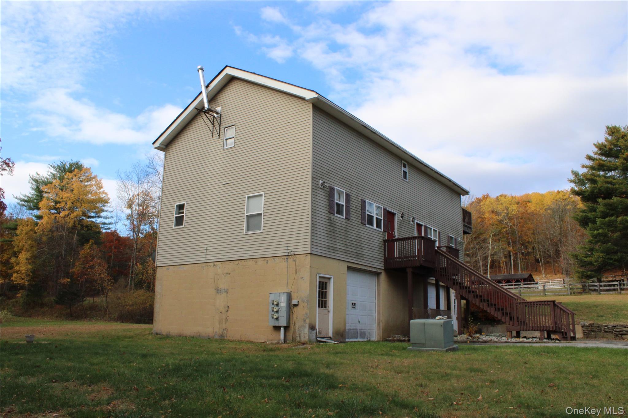 Rhinebeck, New York 12572, United States, 2 Bedrooms Bedrooms, ,2 BathroomsBathrooms,Residential,Active,232746
