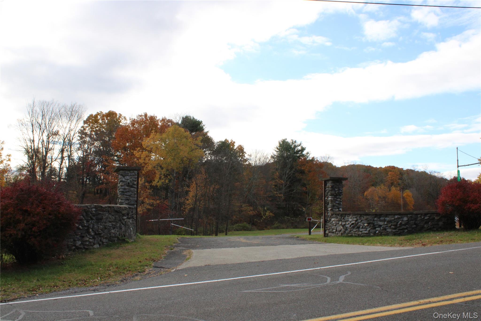 Rhinebeck, New York 12572, United States, 2 Bedrooms Bedrooms, ,2 BathroomsBathrooms,Residential,Active,232746