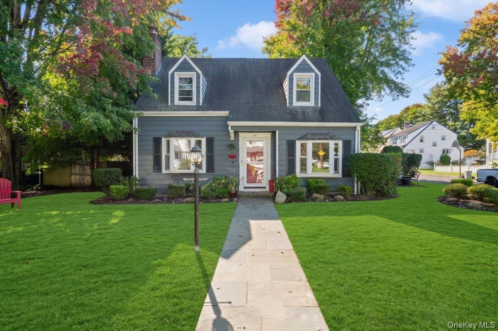 Photo of 46 Robins Road, New Rochelle, NY 10801 (MLS # 1063261)