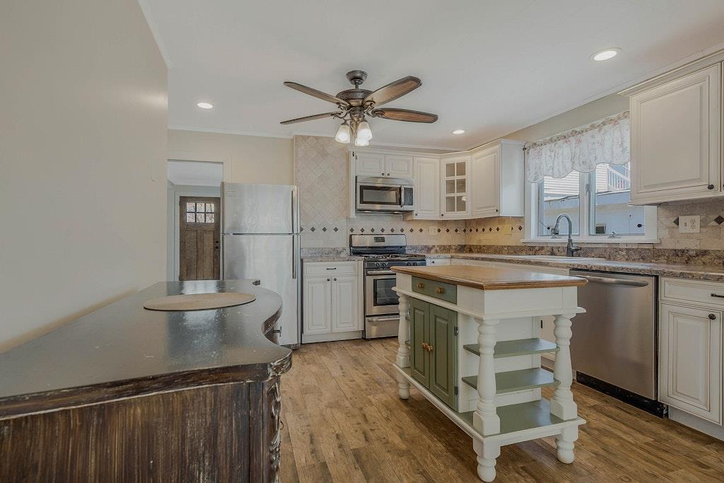 1443 W Main Street, Riverhead, New York image 16