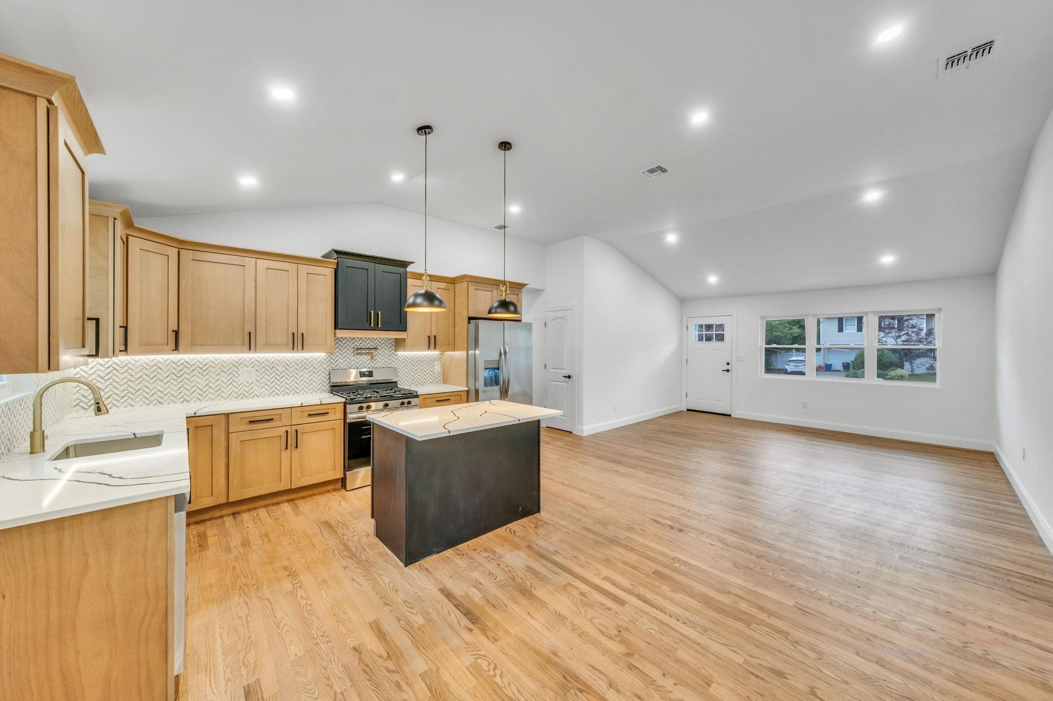 71 Selden Boulevard, Centereach, New York image 8