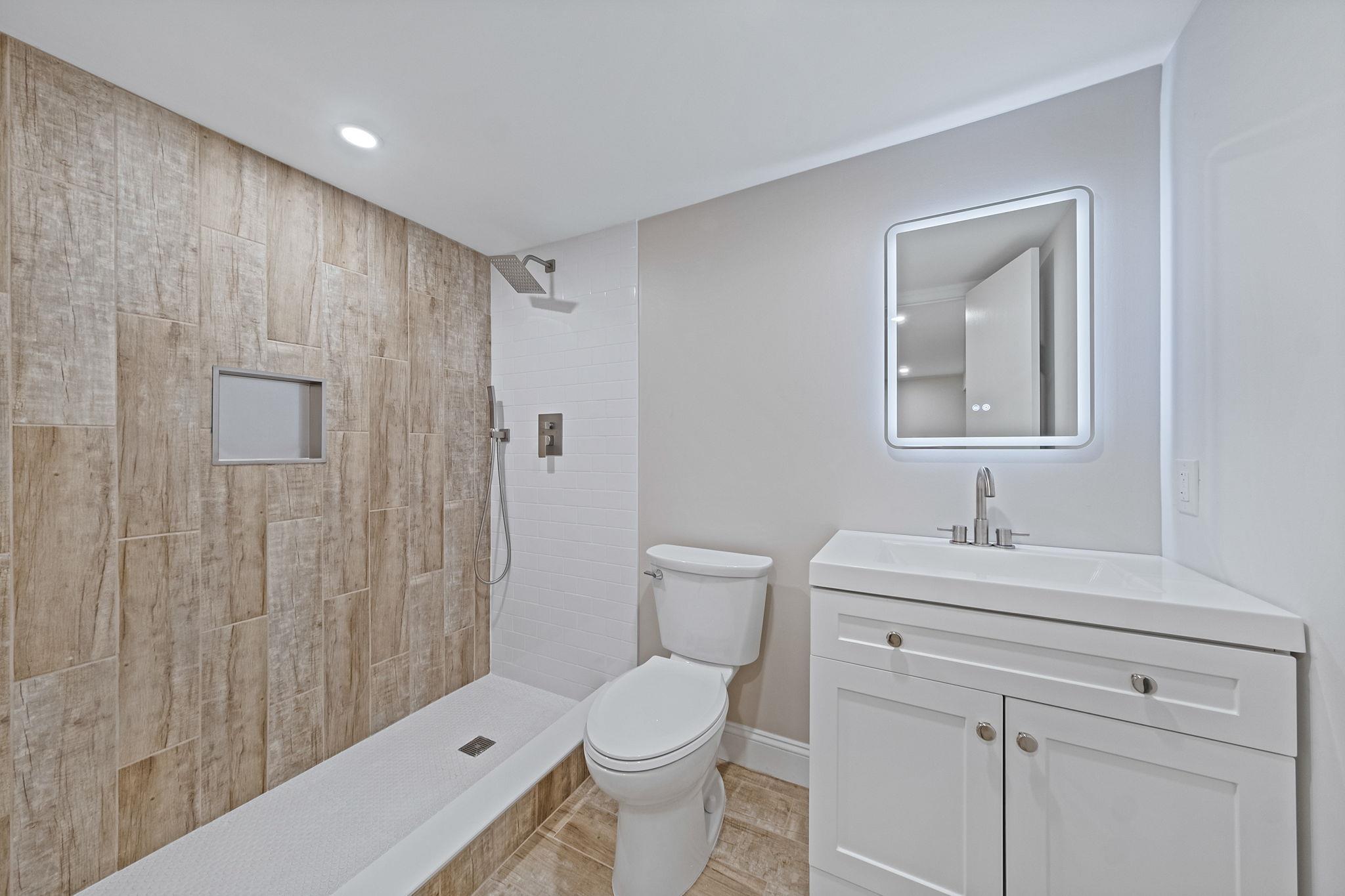 71 Selden Boulevard, Centereach, New York image 27