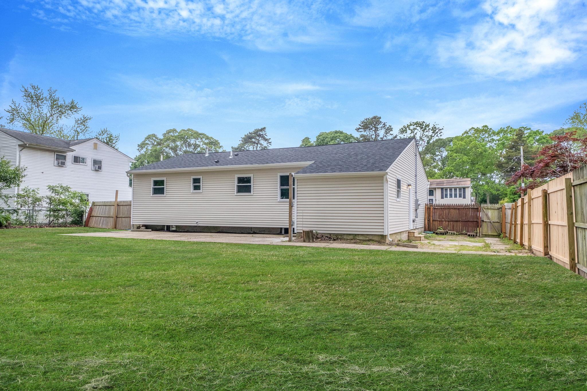 71 Selden Boulevard, Centereach, New York image 33