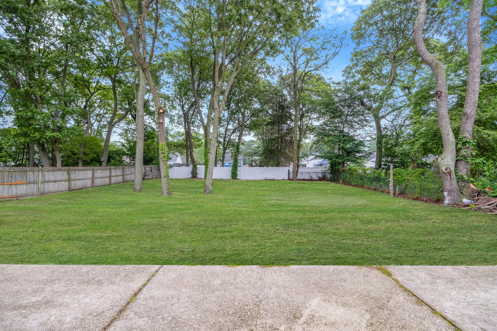 71 Selden Boulevard, Centereach, New York image 30