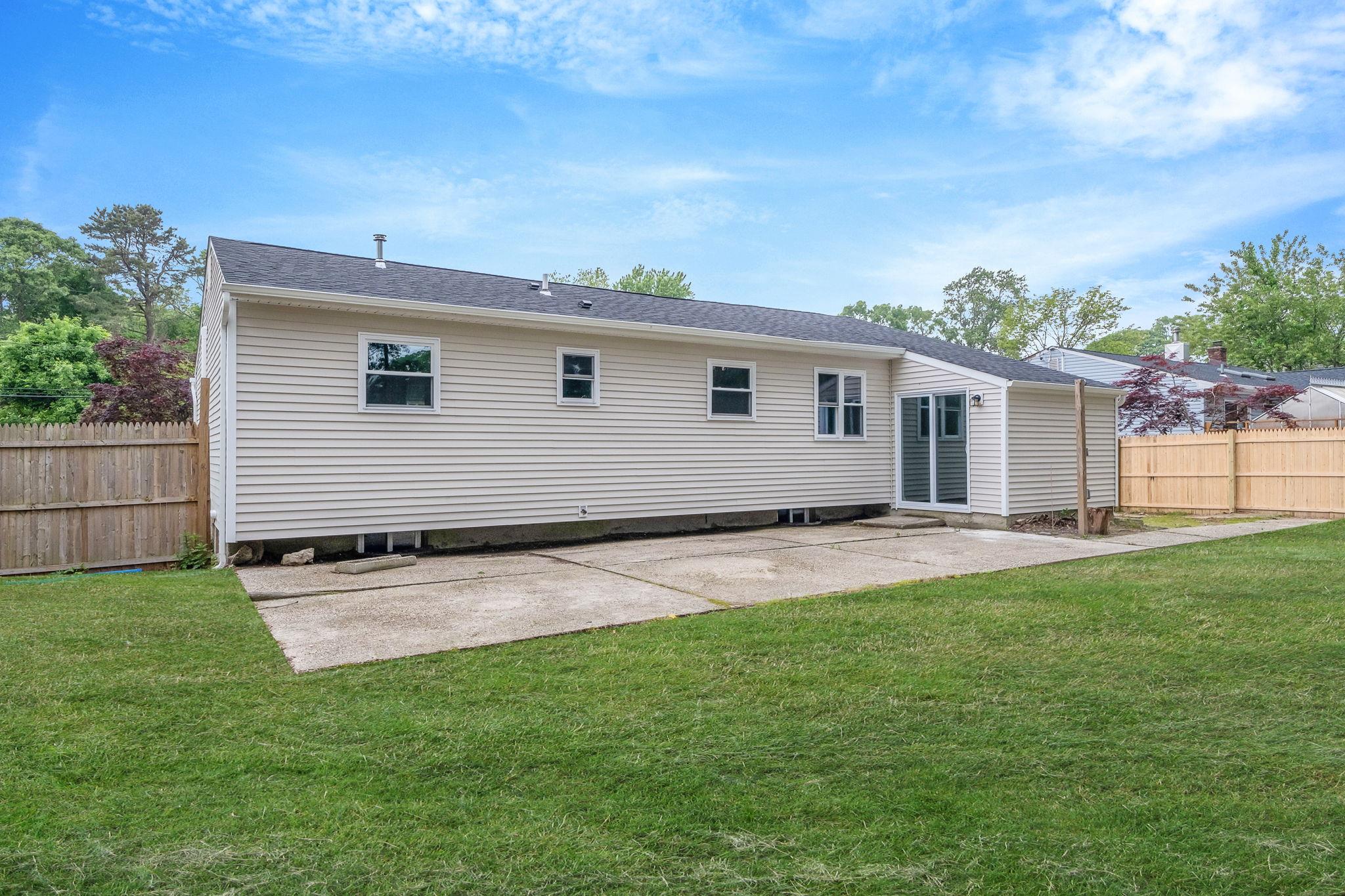 71 Selden Boulevard, Centereach, New York image 32