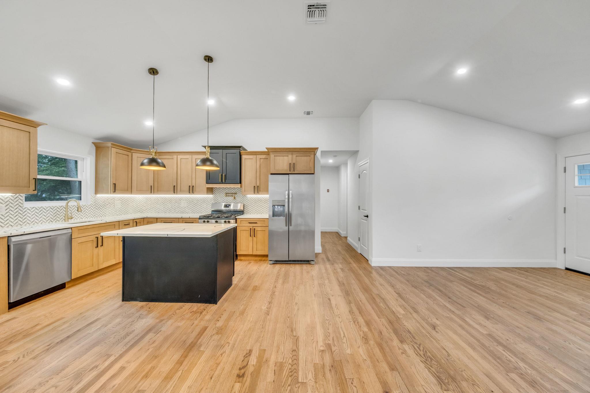 71 Selden Boulevard, Centereach, New York image 7
