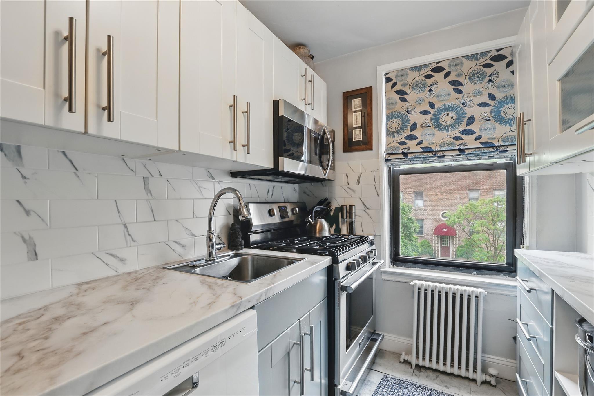 316 Richbell Road #C2, Mamaroneck, New York image 9