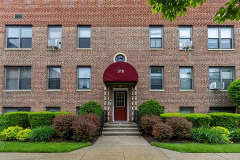 316 Richbell Road Unit C2, Mamaroneck, NY 10543 - #: 860017