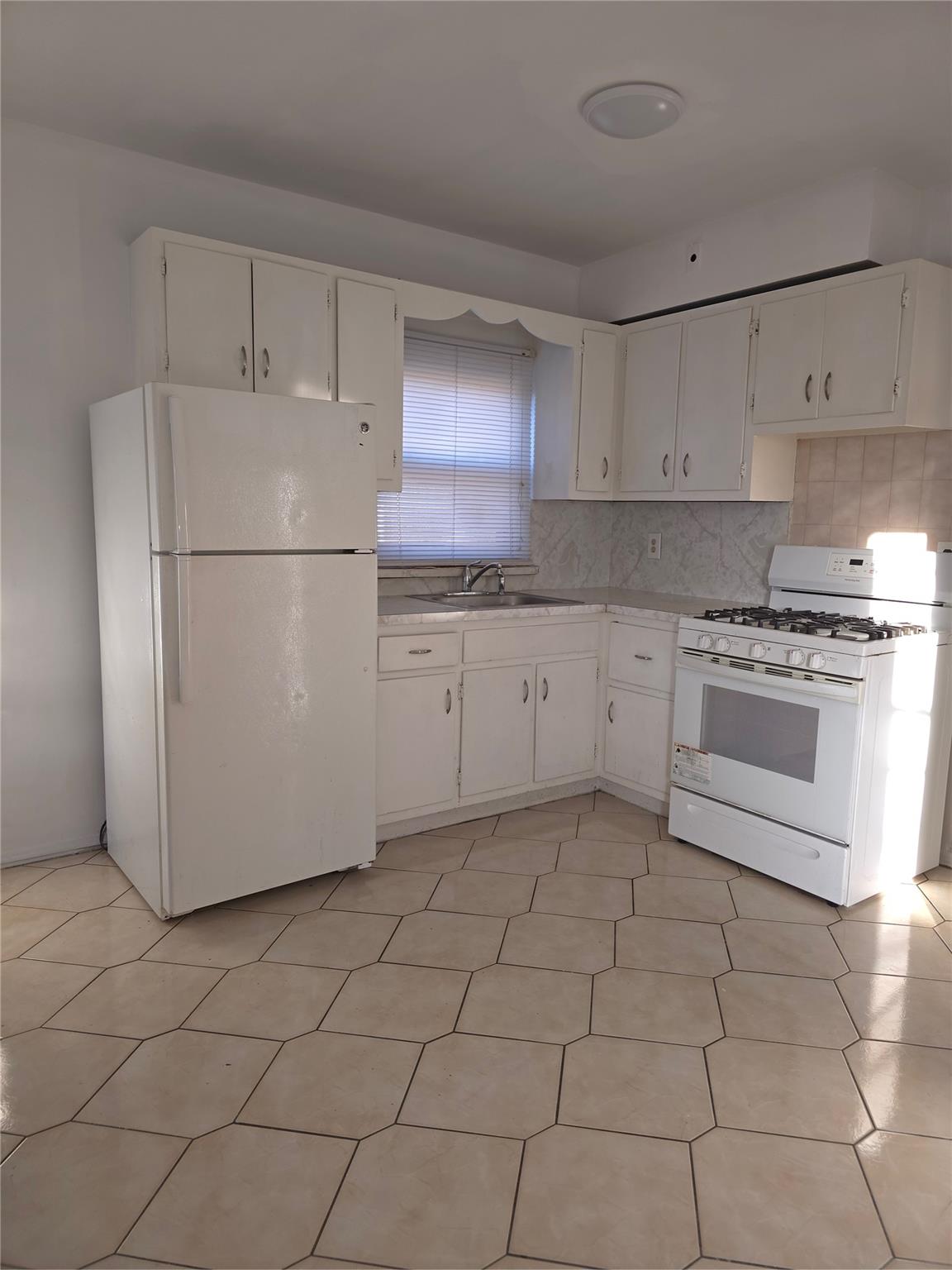 2866 Philip Avenue, Bronx, New York image 3