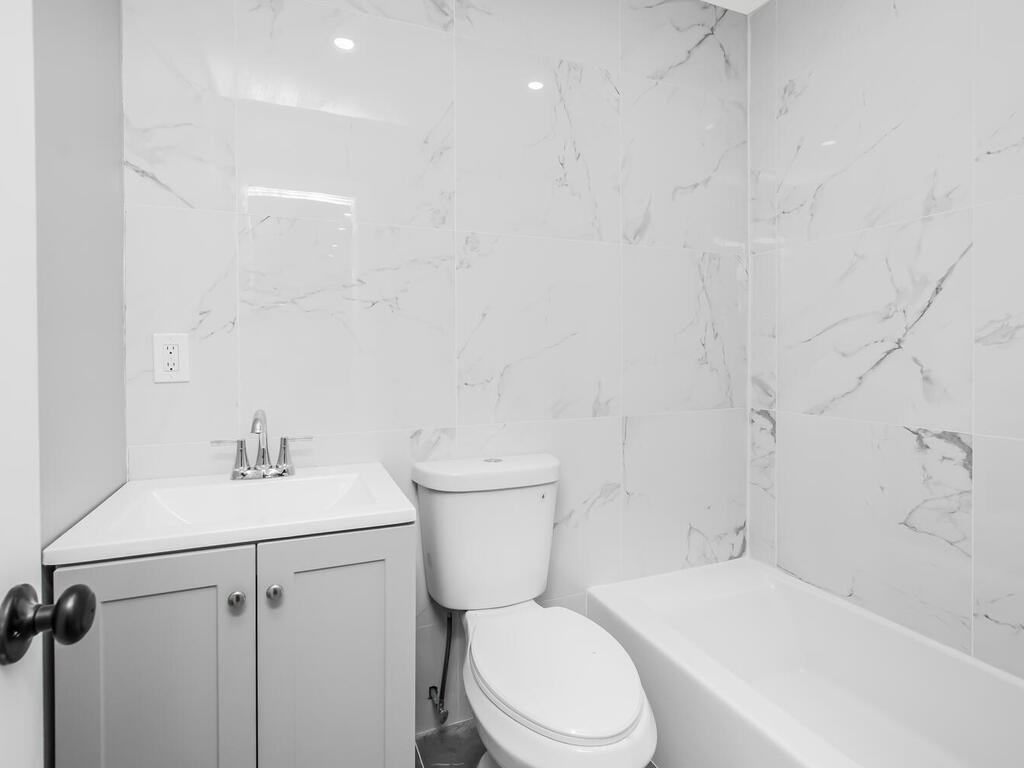 21 N Lane Street, Port Jervis, New York image 12