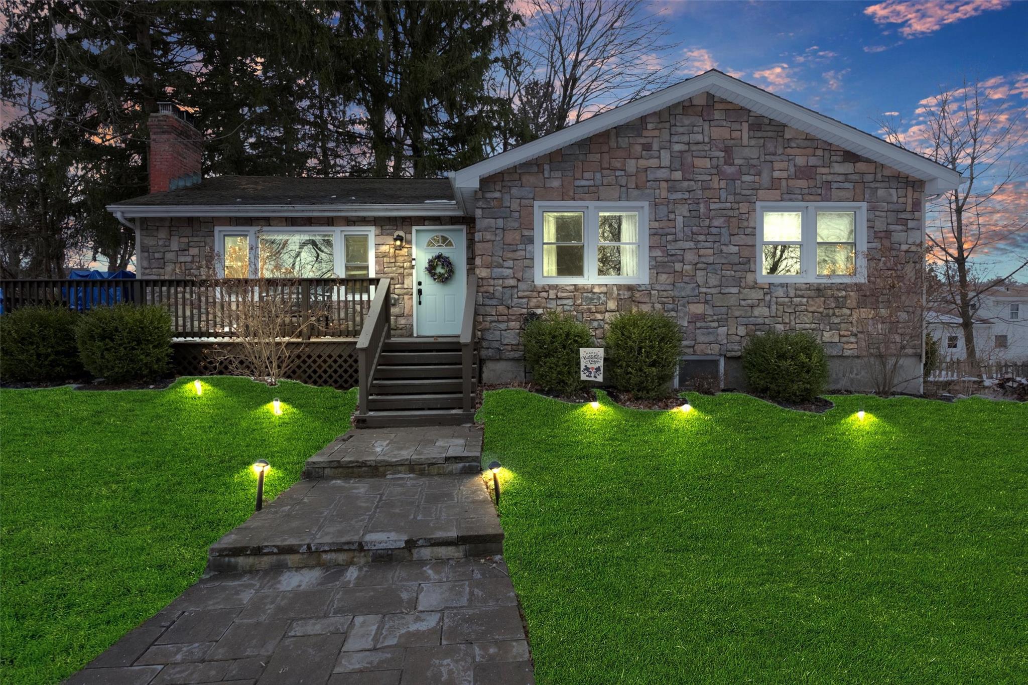 8 W Jay Street, New Windsor, New York image 1
