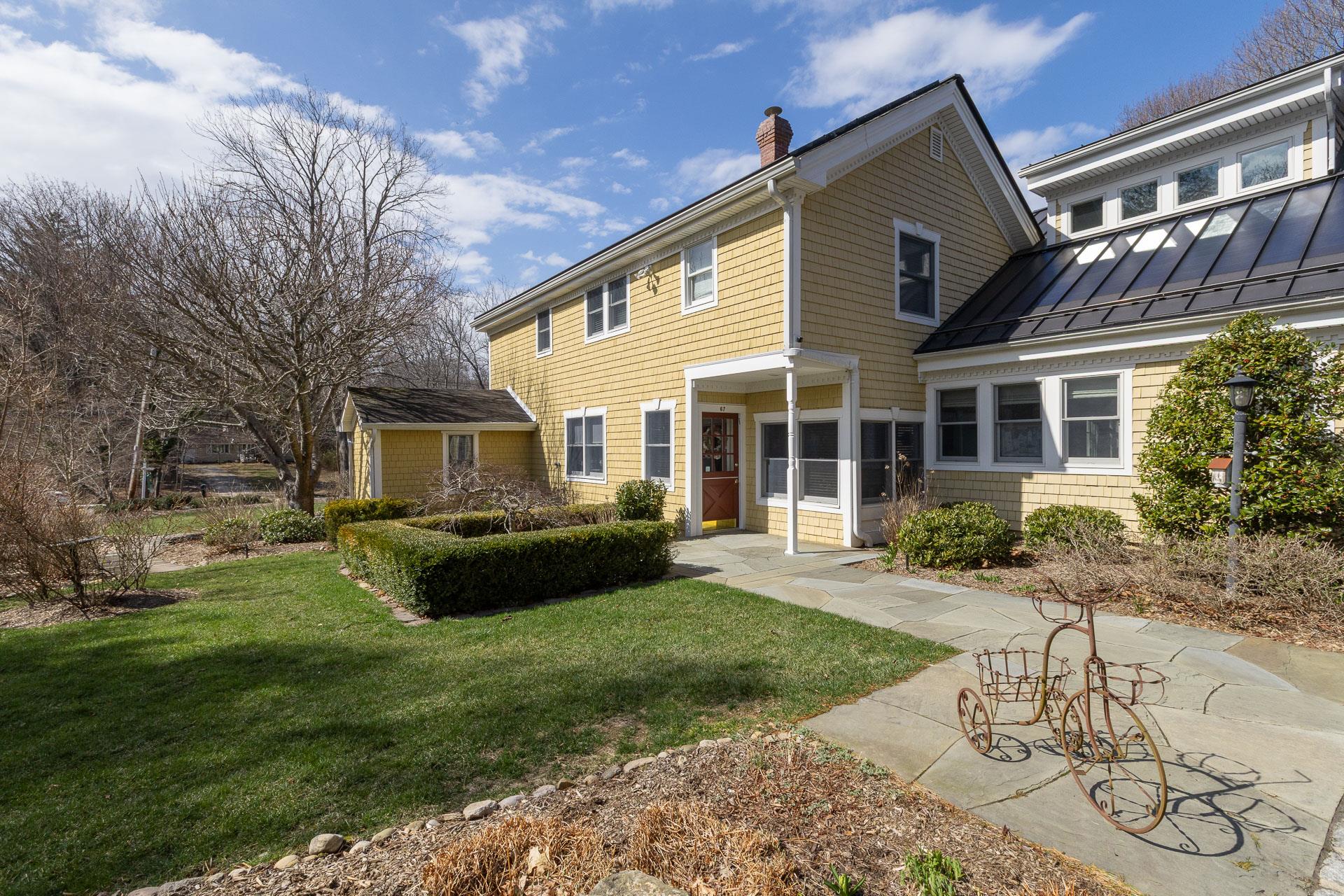 67 W Gnarled Hollow Road, Setauket, Florida image 6