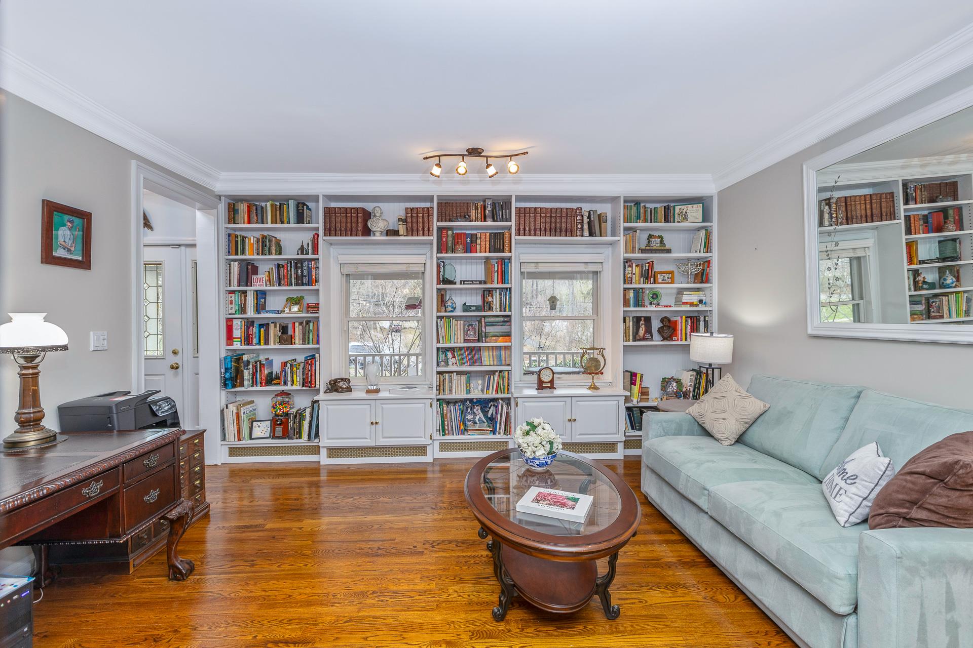67 W Gnarled Hollow Road, Setauket, Florida image 10