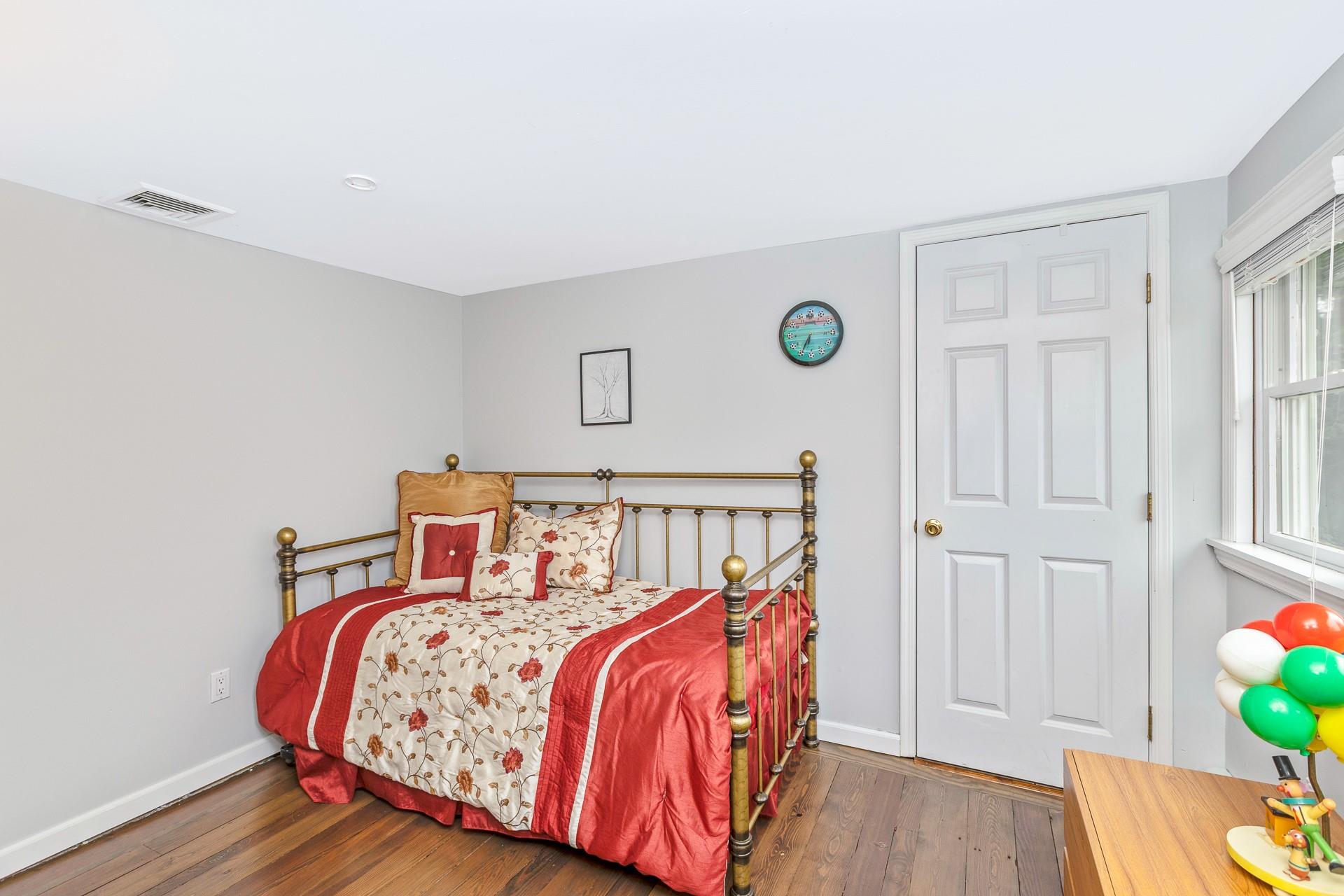 67 W Gnarled Hollow Road, Setauket, Florida image 26