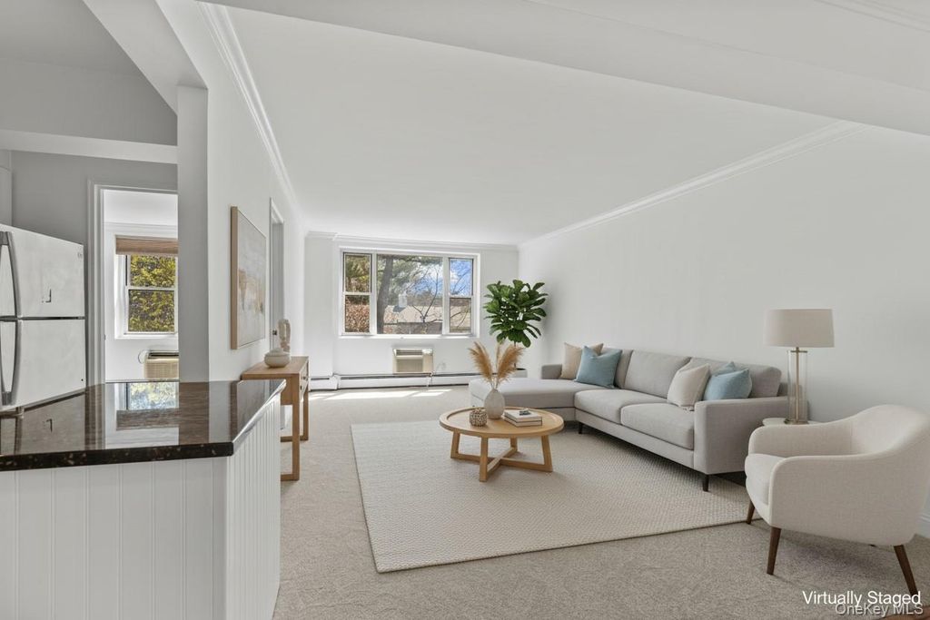 Photo of 119 E Hartsdale Avenue #5K, Hartsdale, NY 10530 (MLS # 982379)