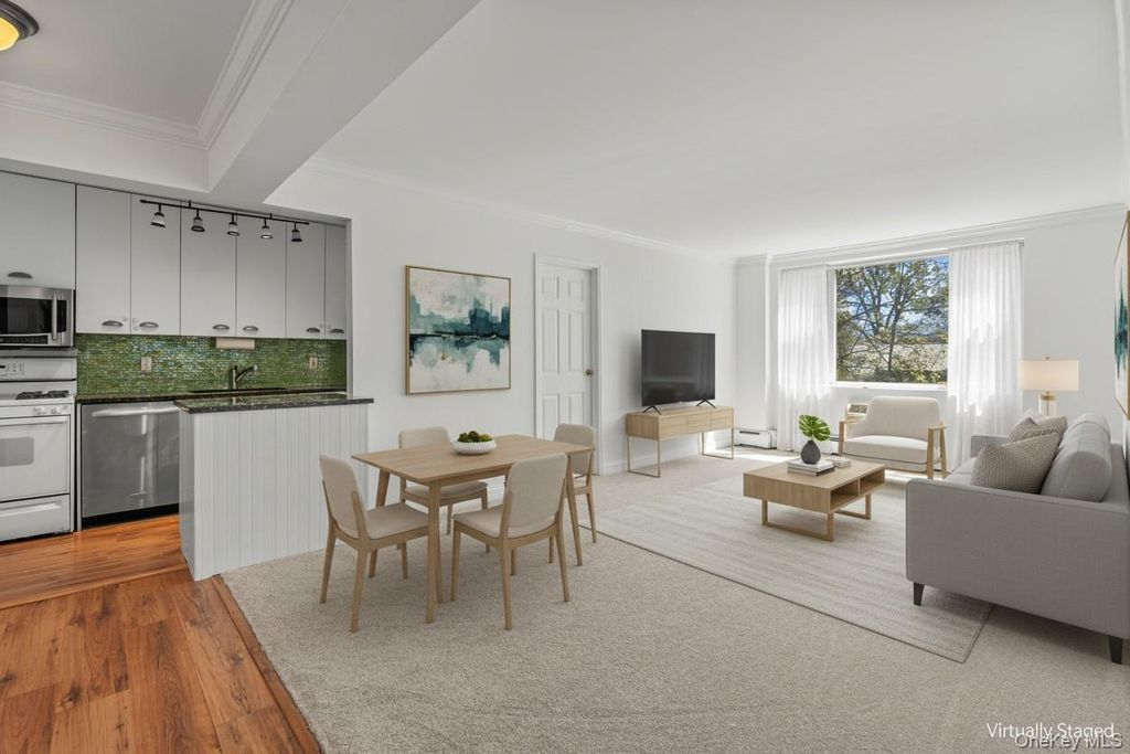 Photo of 119 E Hartsdale Avenue #5K, Hartsdale, NY 10530 (MLS # 982379)