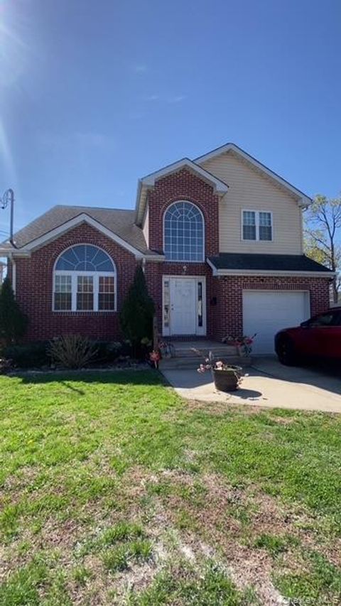 32 Maple Avenue Hempstead NY 11550