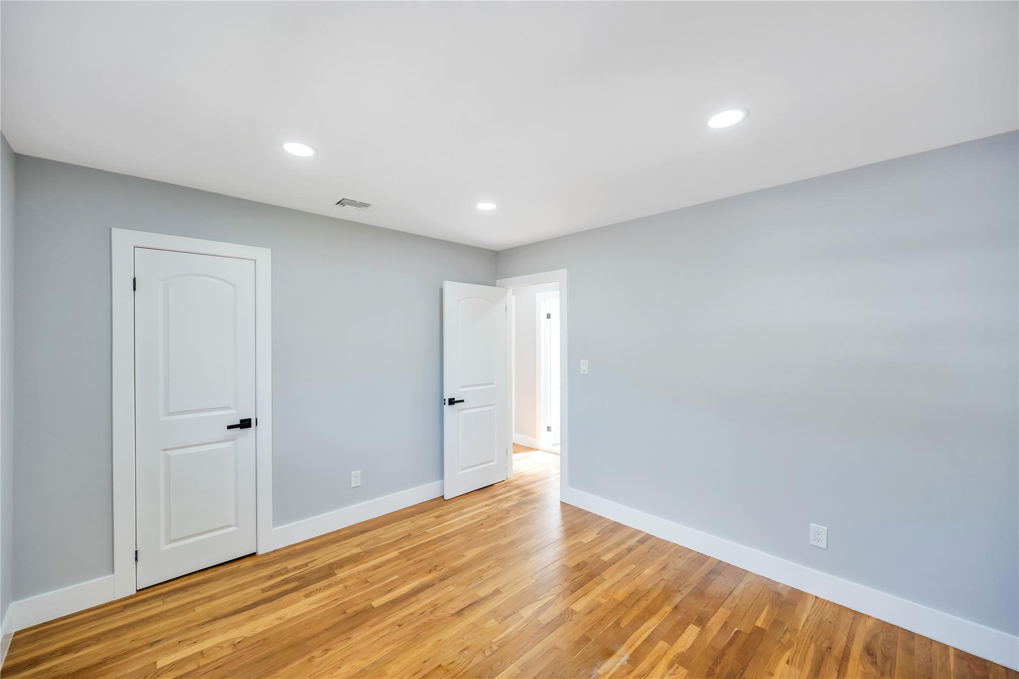 16 Huckleberry Lane, Oyster Bay, New York image 23