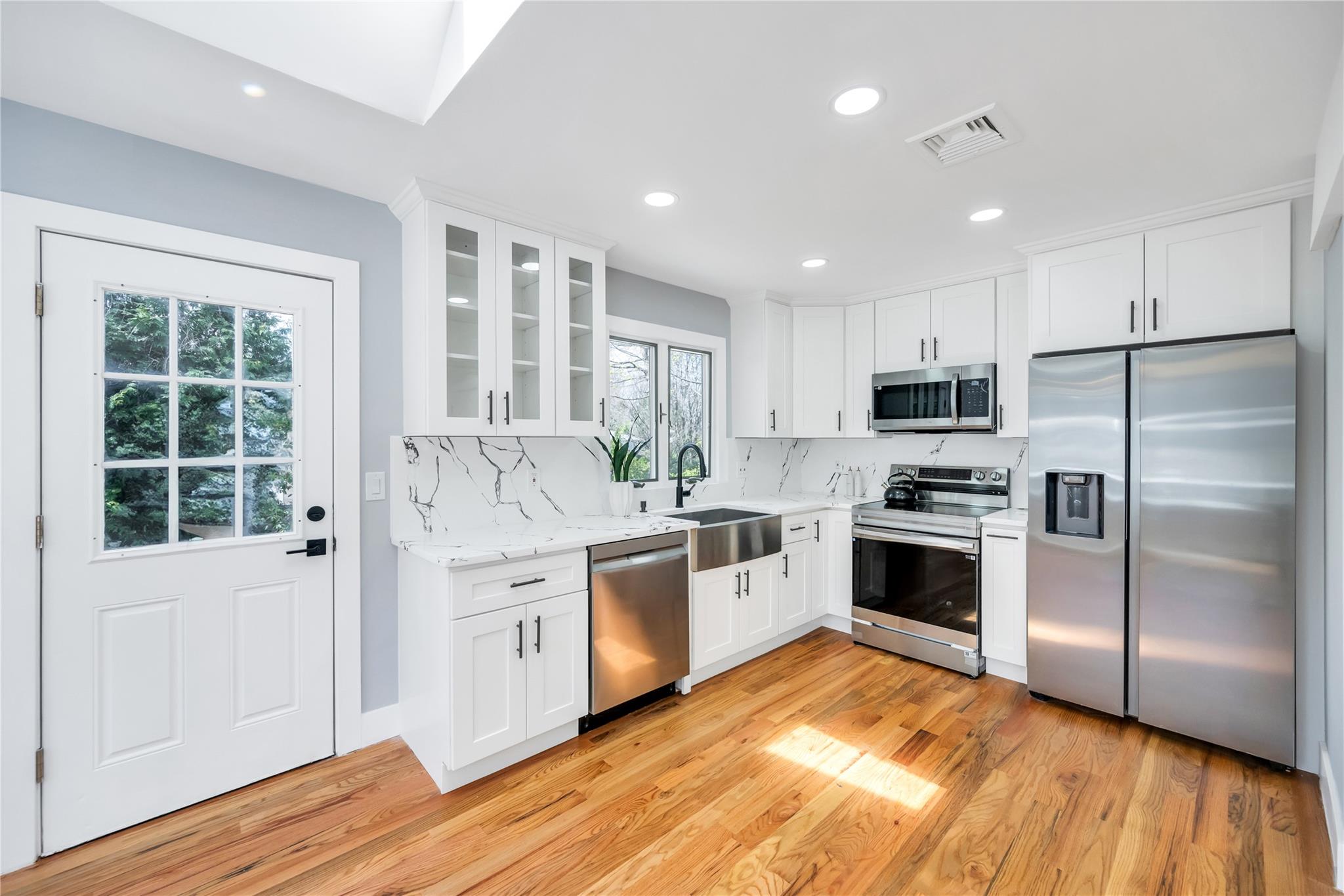 16 Huckleberry Lane, Oyster Bay, New York image 10