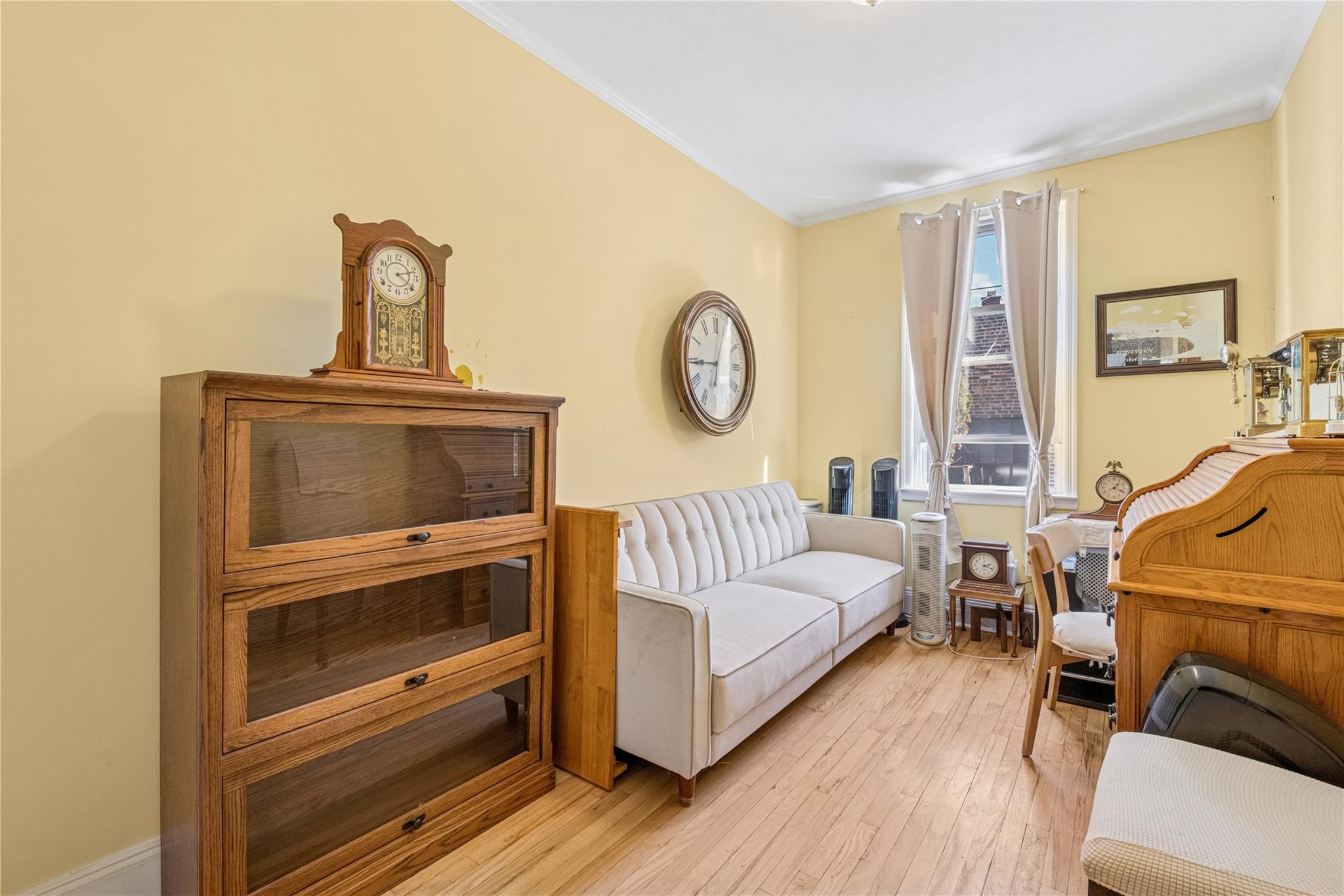 88-20 75th Ave Ave, Glendale, New York image 6