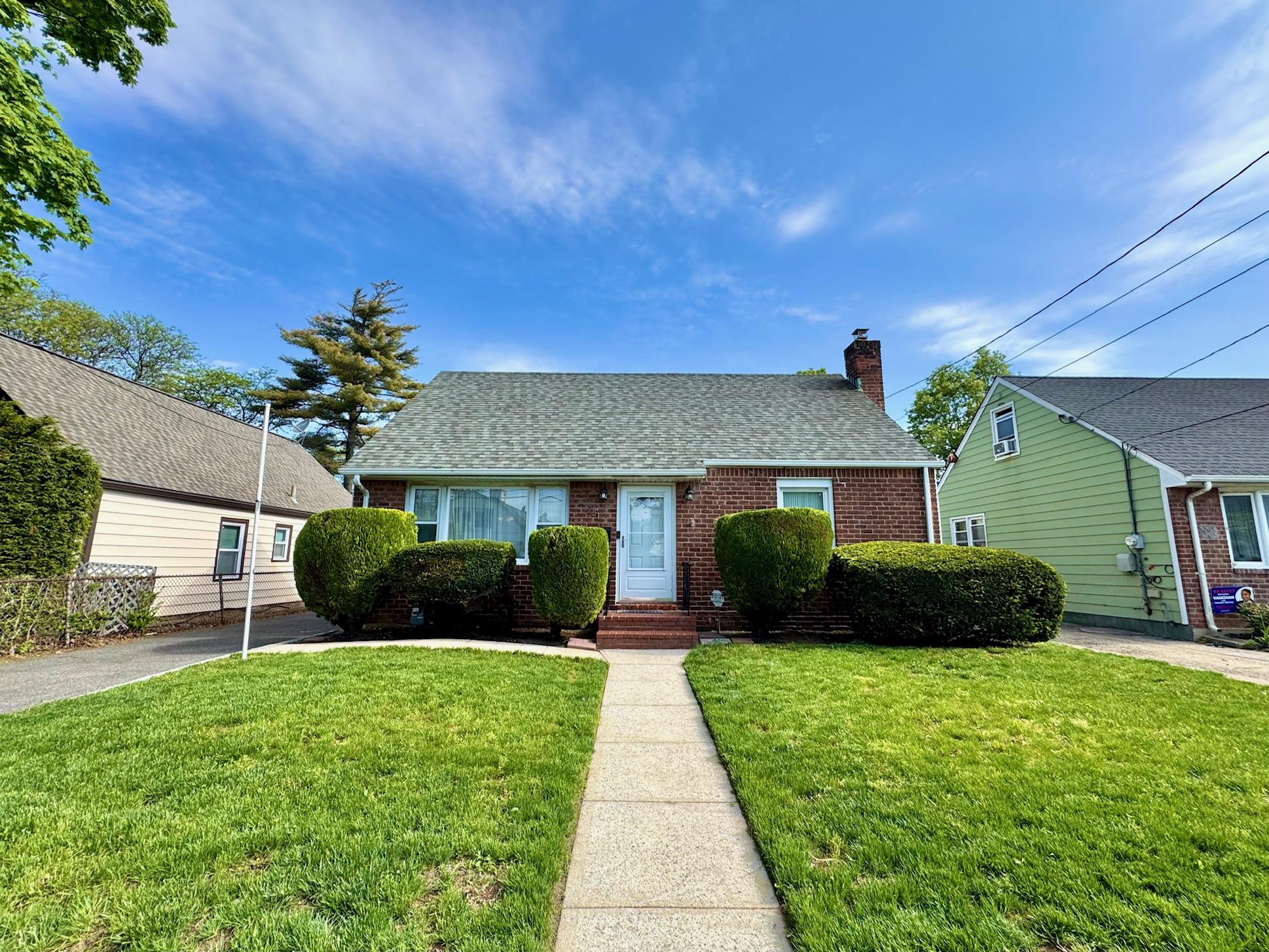 211 E Marshall Street, Hempstead, New York image 4