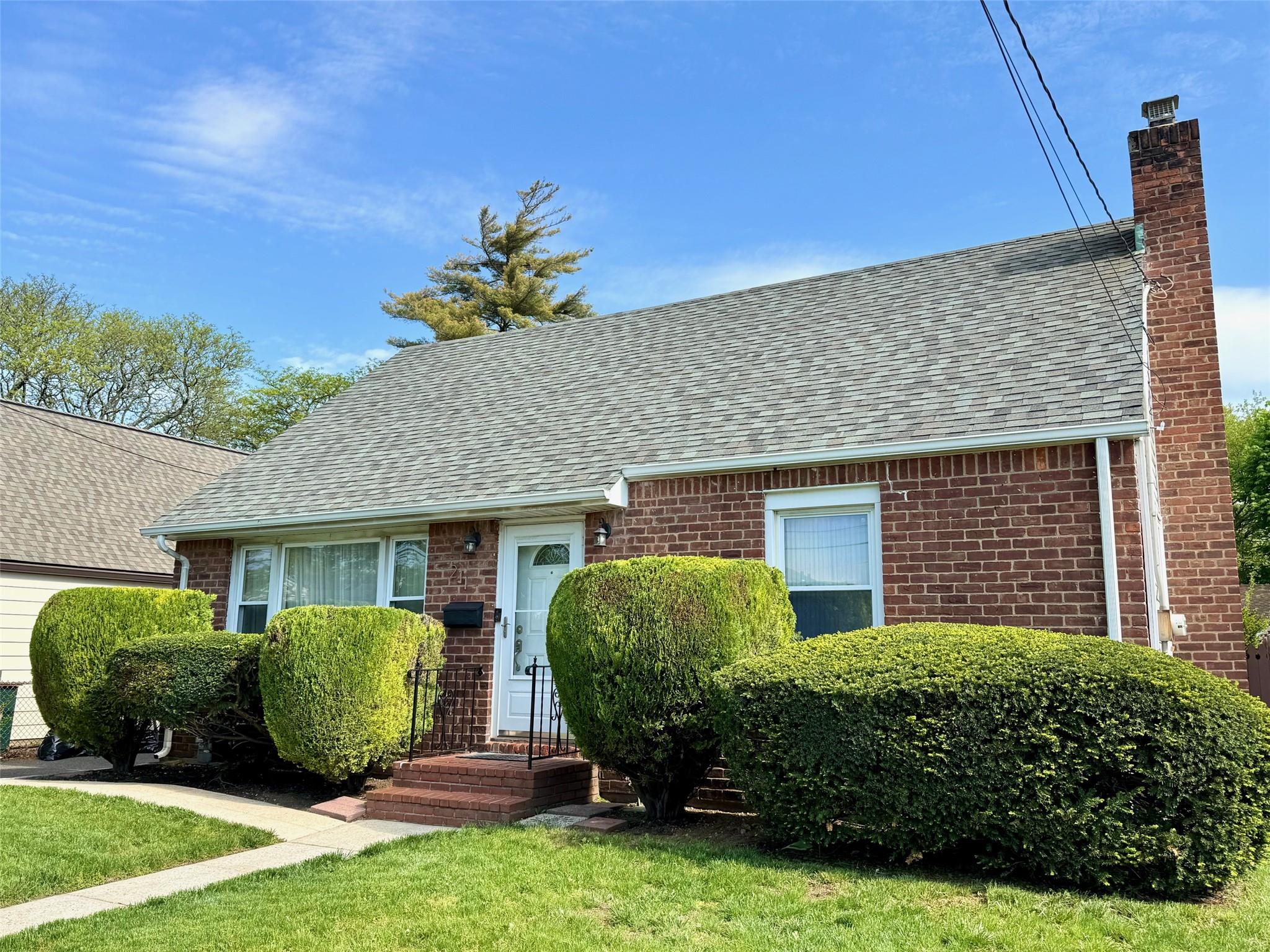 211 E Marshall Street, Hempstead, New York image 1