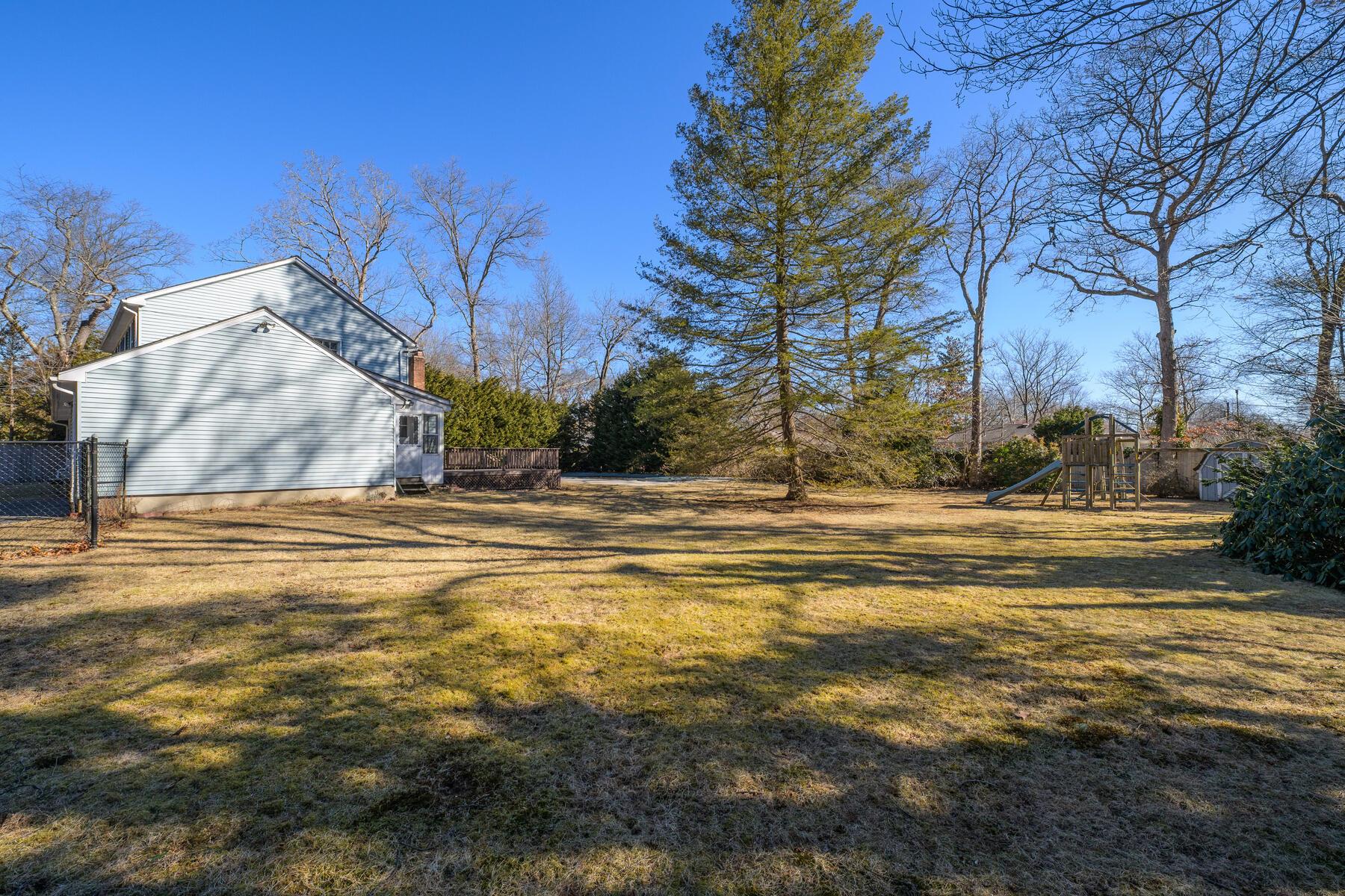 65 Tamarack Street, East Northport, New York image 26