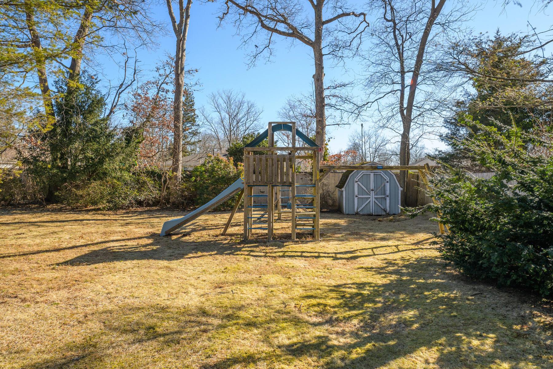 65 Tamarack Street, East Northport, New York image 25