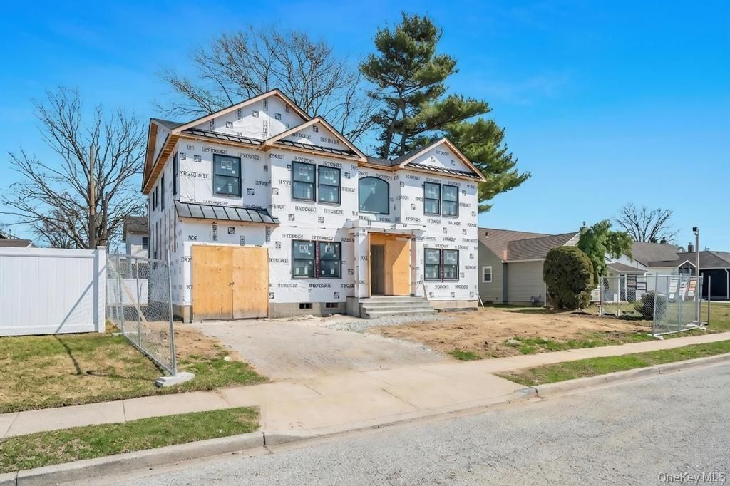 Photo of 516 Lariat Lane, Bethpage, NY 11714 (MLS # 978904)