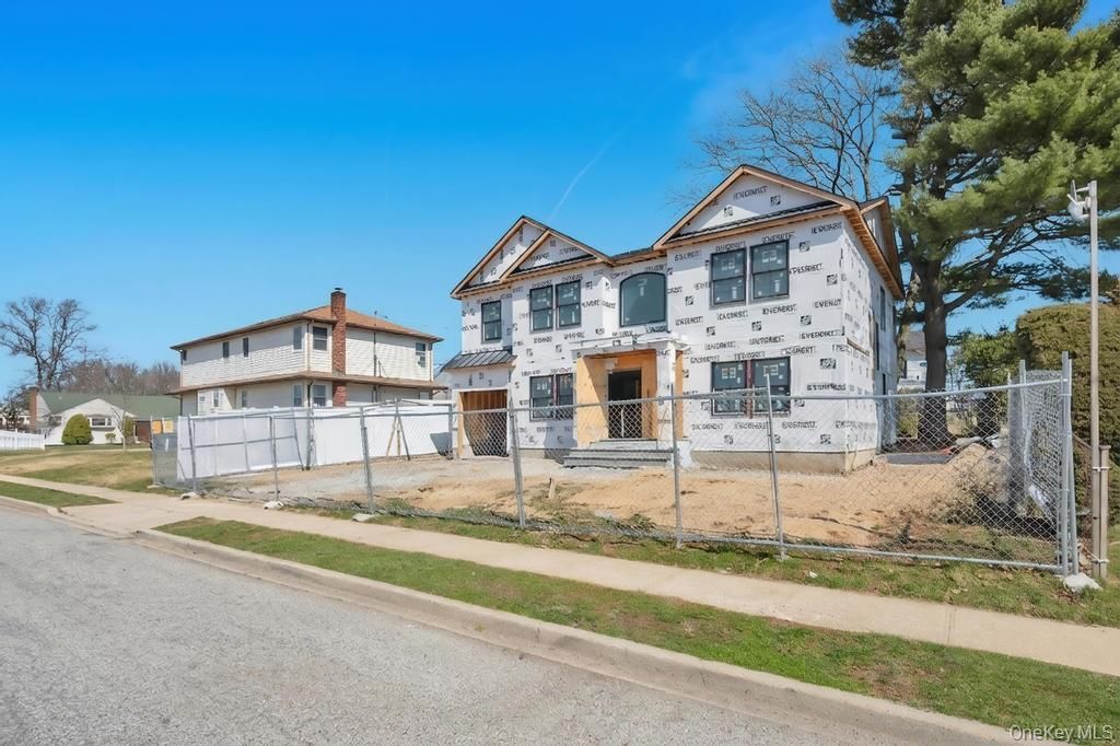 Photo of 516 Lariat Lane, Bethpage, NY 11714 (MLS # 978904)