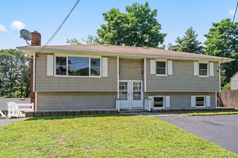 Apartment For Rent - 49 Georgia Street #B<br/> East Northport, NY 11731
