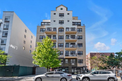 Condo For Sale - 14477 Barclay Avenue #4A<br/> Flushing, NY 11355