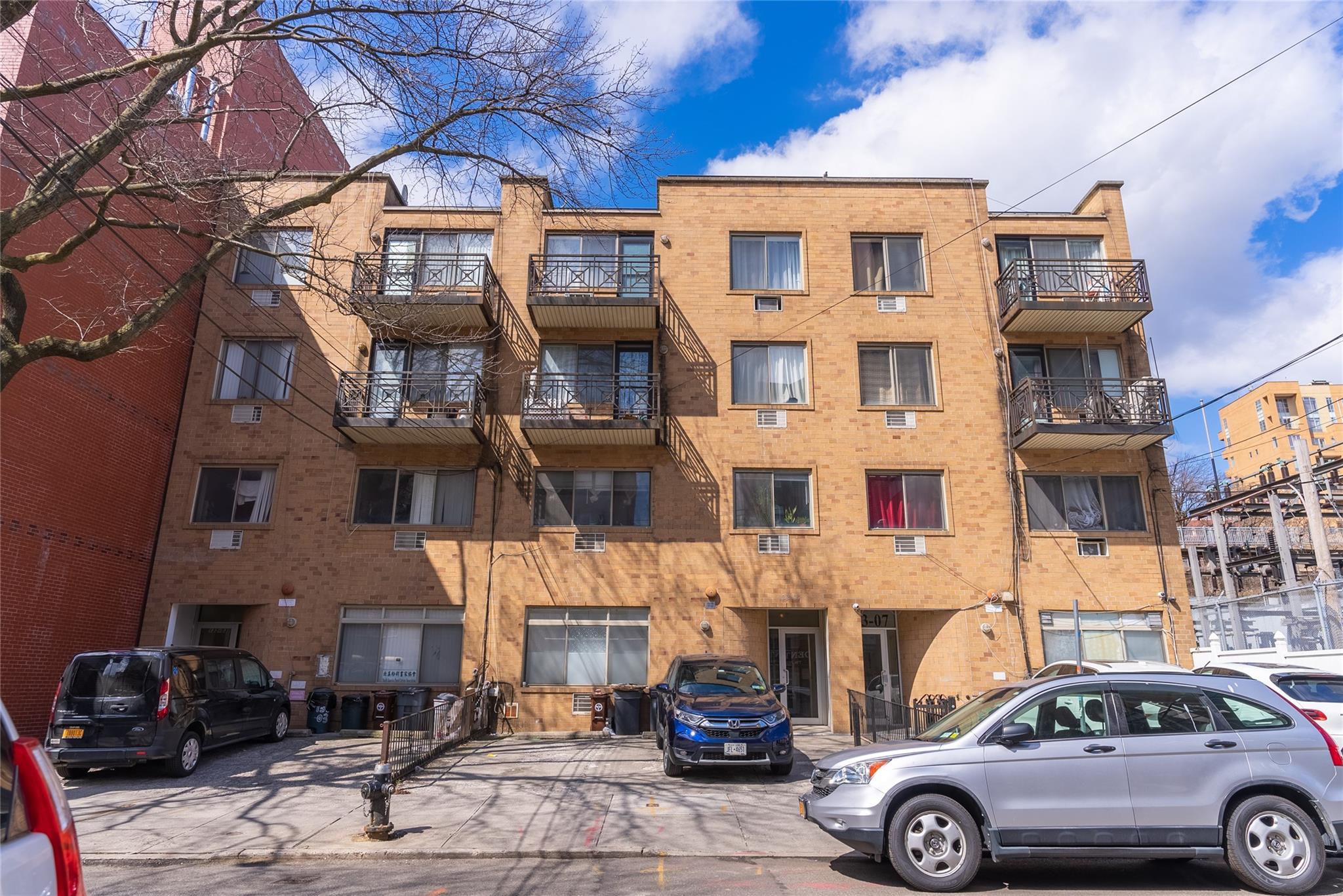 41Th Avenue 4A, Flushing, Queens, NY - 1 Bedrooms  
1 Bathrooms  
4 Rooms - 