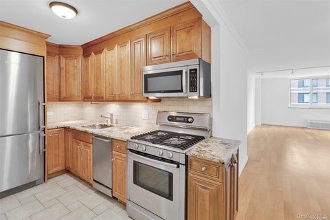 Homes For Sale - 345 E 93rd Street #4K<br/> New York (Manhattan), NY 10128