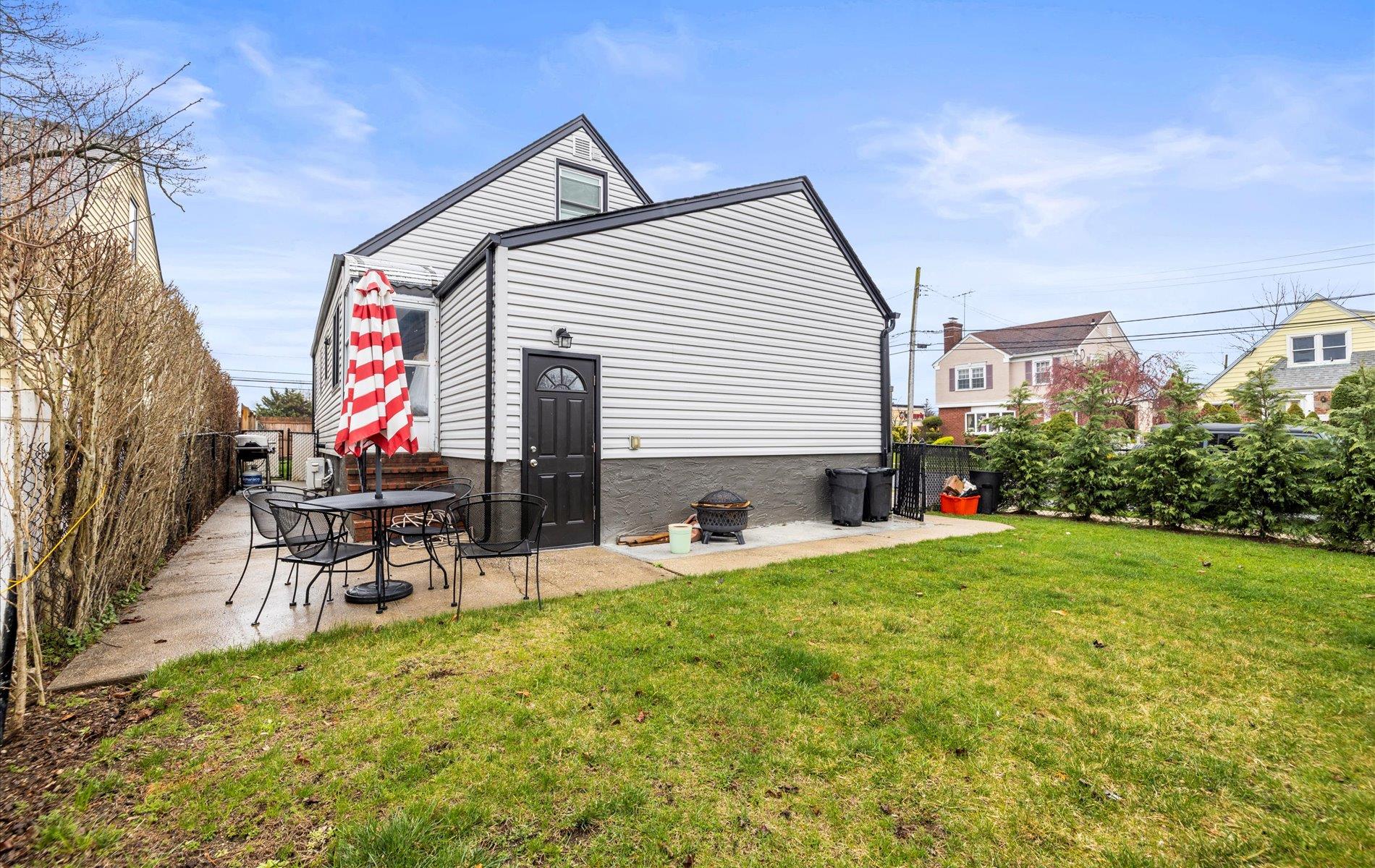 210 Parker Avenue, West Hempstead, New York image 23