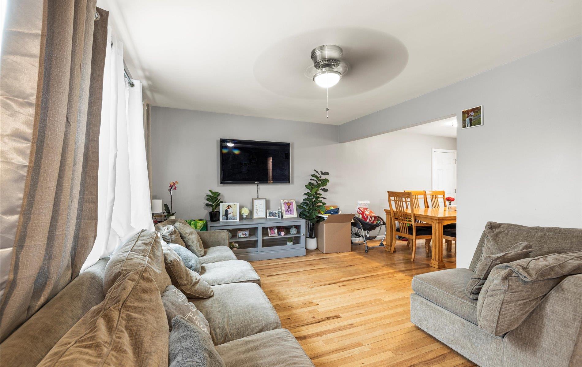 210 Parker Avenue, West Hempstead, New York image 14