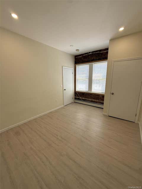 Apartment For Rent - 127 Mineola Boulevard #1<br/> Mineola, NY 11501