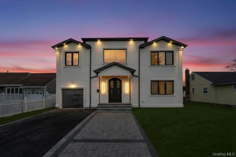 Homes For Sale - 472 Farmranch Road<br/> Bethpage, NY 11714