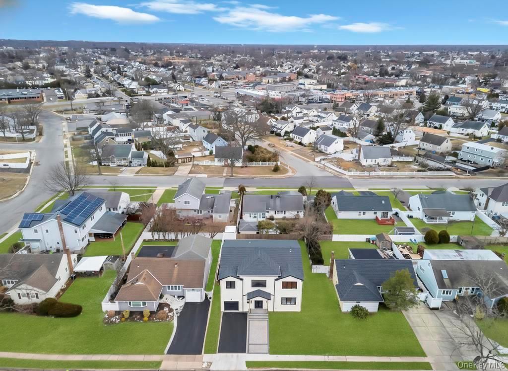 Photo of 472 Farmranch Road E, Bethpage, NY 11714 (MLS # 955687)