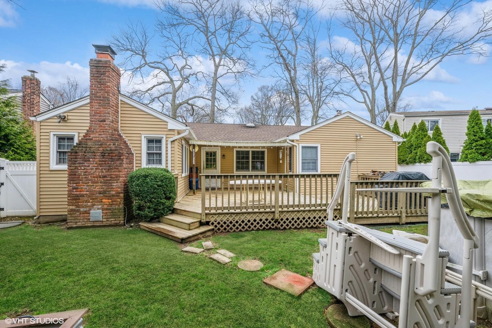 1492 Poulson Street, Wantagh, New York image 27