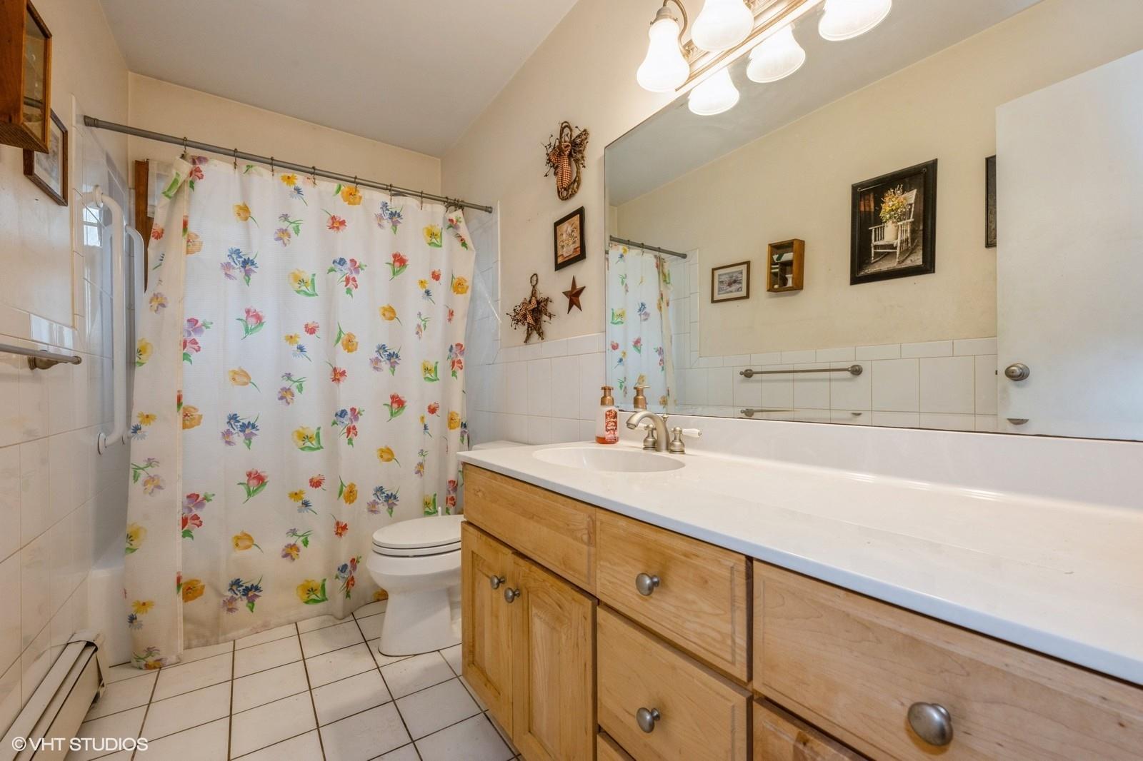 1492 Poulson Street, Wantagh, New York image 21