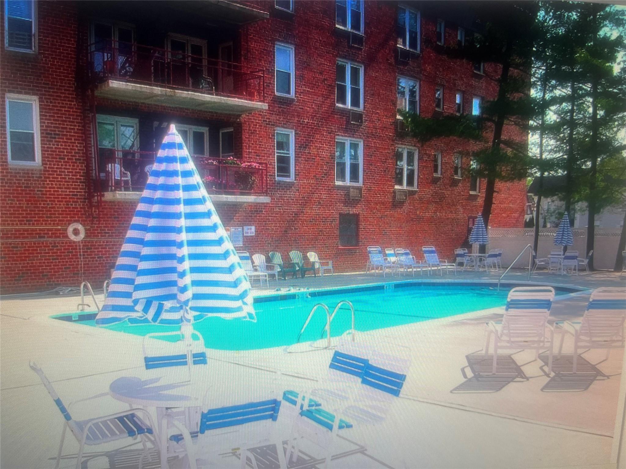 60 Hempstead Ave Ave #3 J, Lynbrook, New York image 15