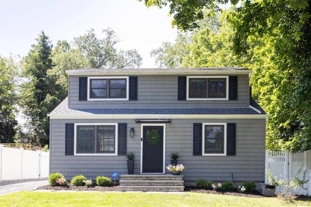 Photo of 25 Clearfield Place, Huntington, NY 11743 (MLS # 1035582)