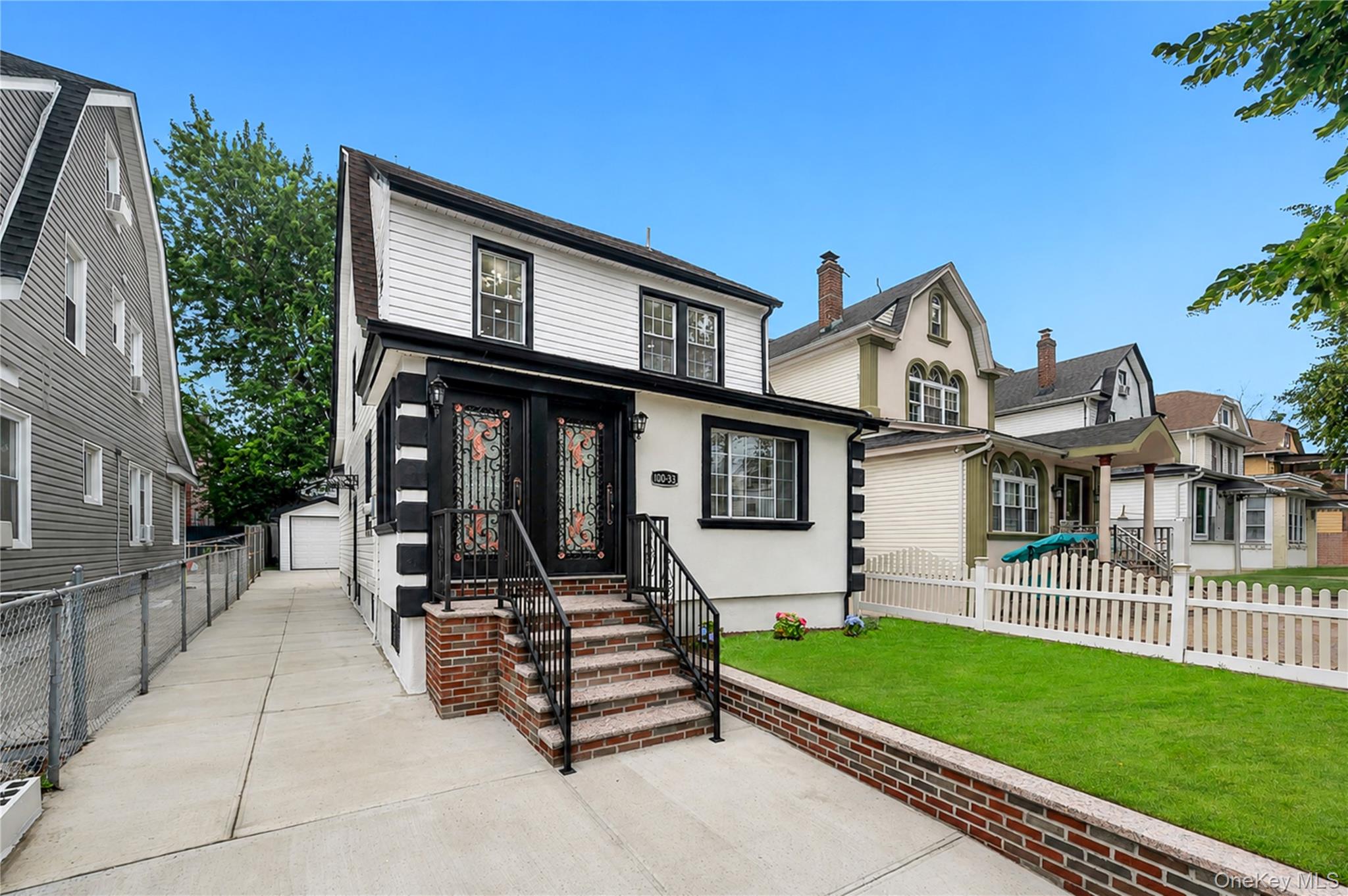 100-33 205th Street - Photo 2