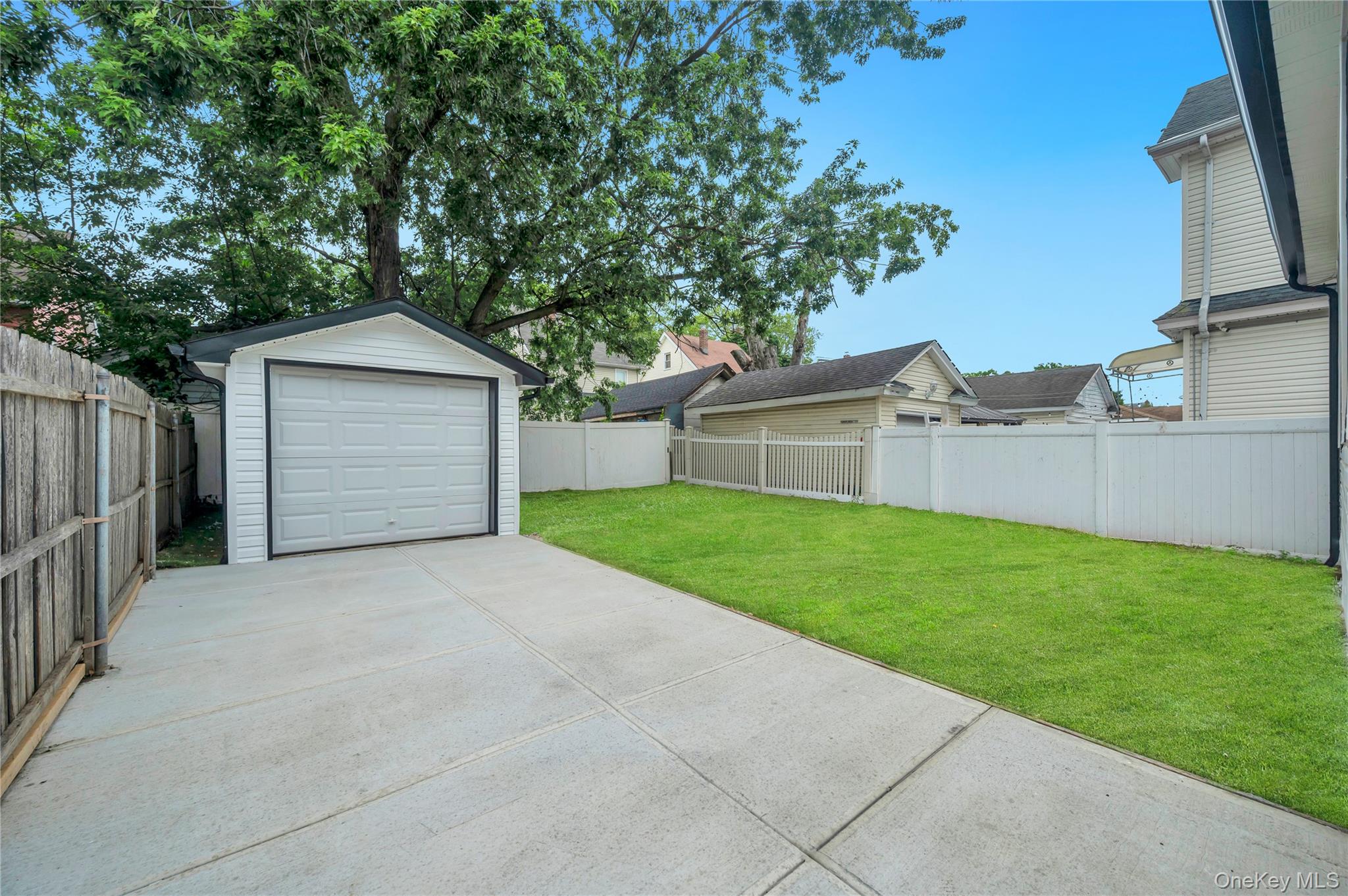 100-33 205th Street - Photo 4