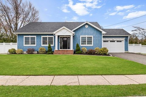 Homes For Sale - 66 Arch Drive<br/> Holbrook, NY 11741