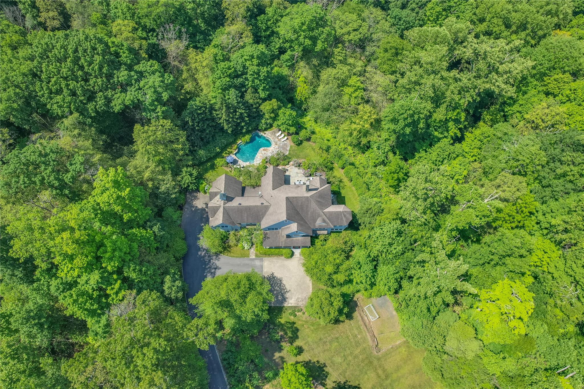 15 Oak Valley Lane, Purchase, New York image 30
