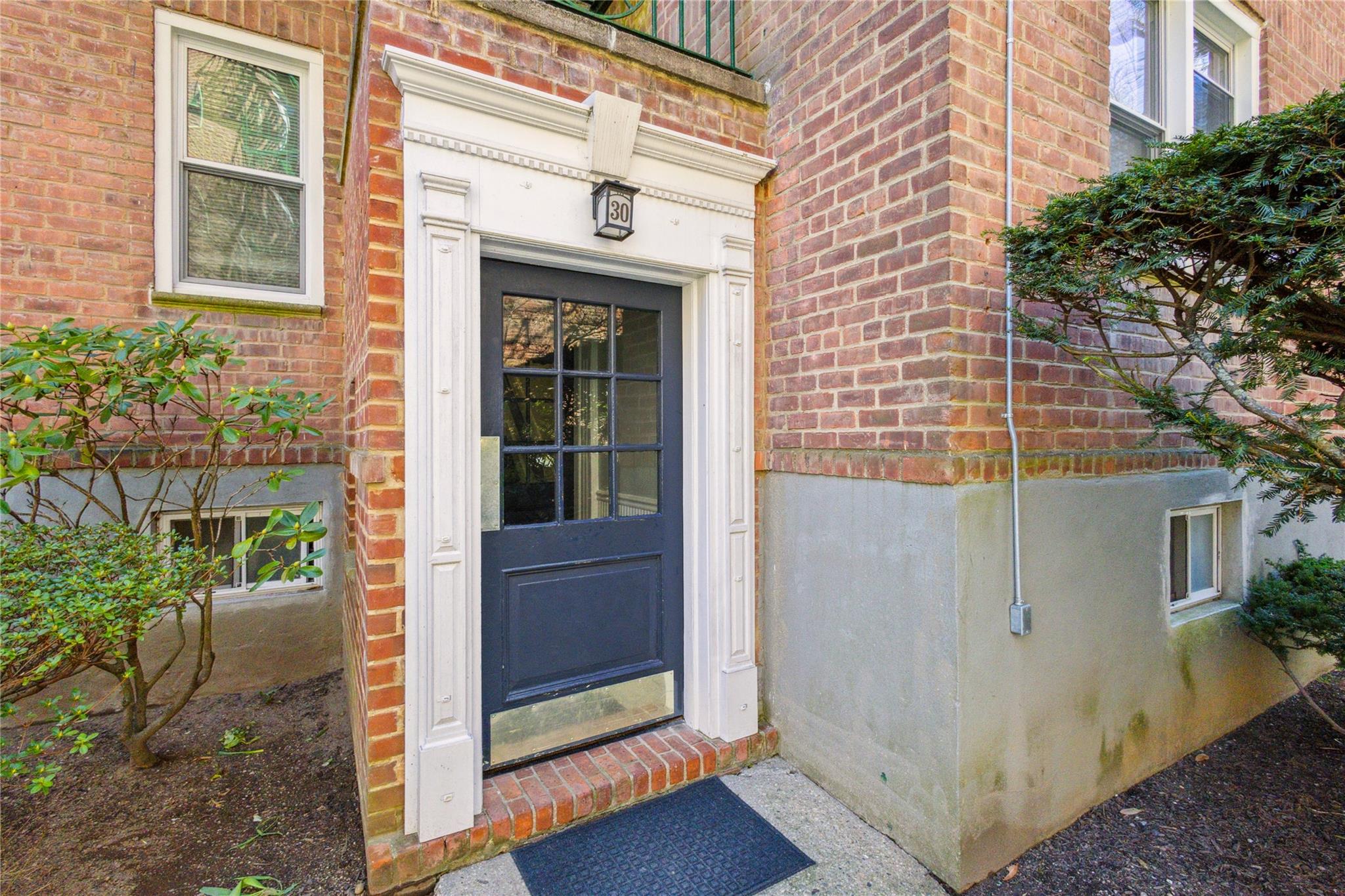 30 Cathedral Avenue #2A, Hempstead, New York image 3